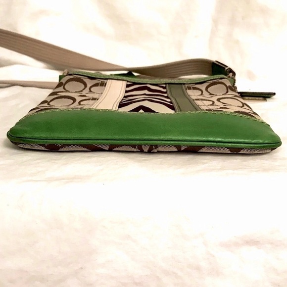 Coach Rare 41054 Hampton Nancy Zebra Signature Swingpack Stripe - Picture 7 of 14